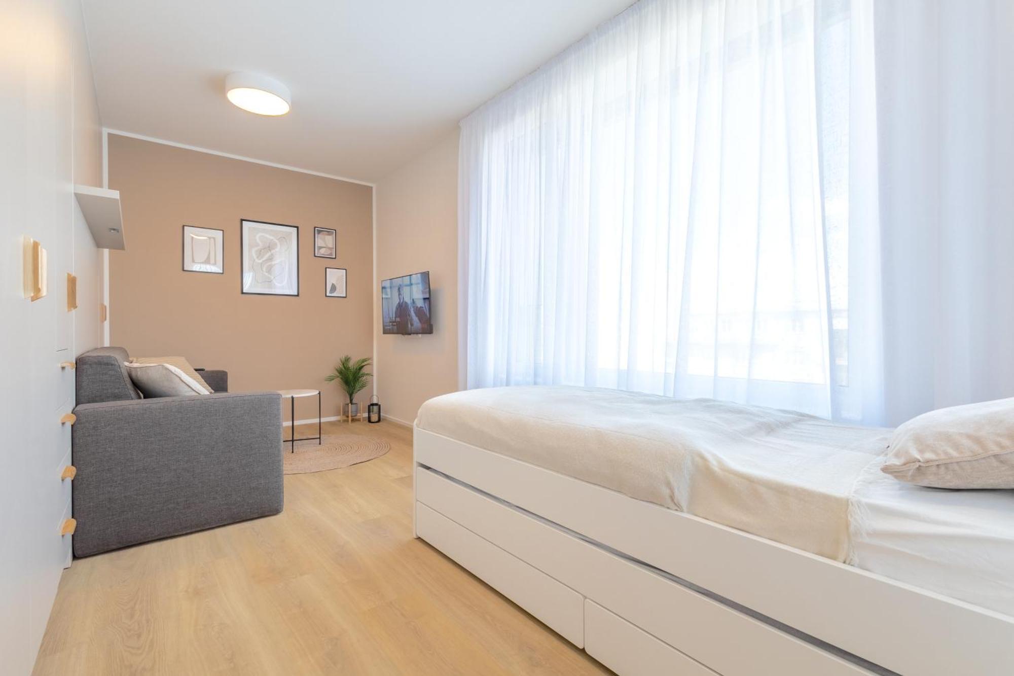 Bright 2Br - 7Th Floor, Balcony, Free Parking By Gravity Prague Apartment Exterior photo